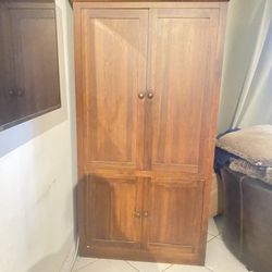 Armoire Furniture (Armario)