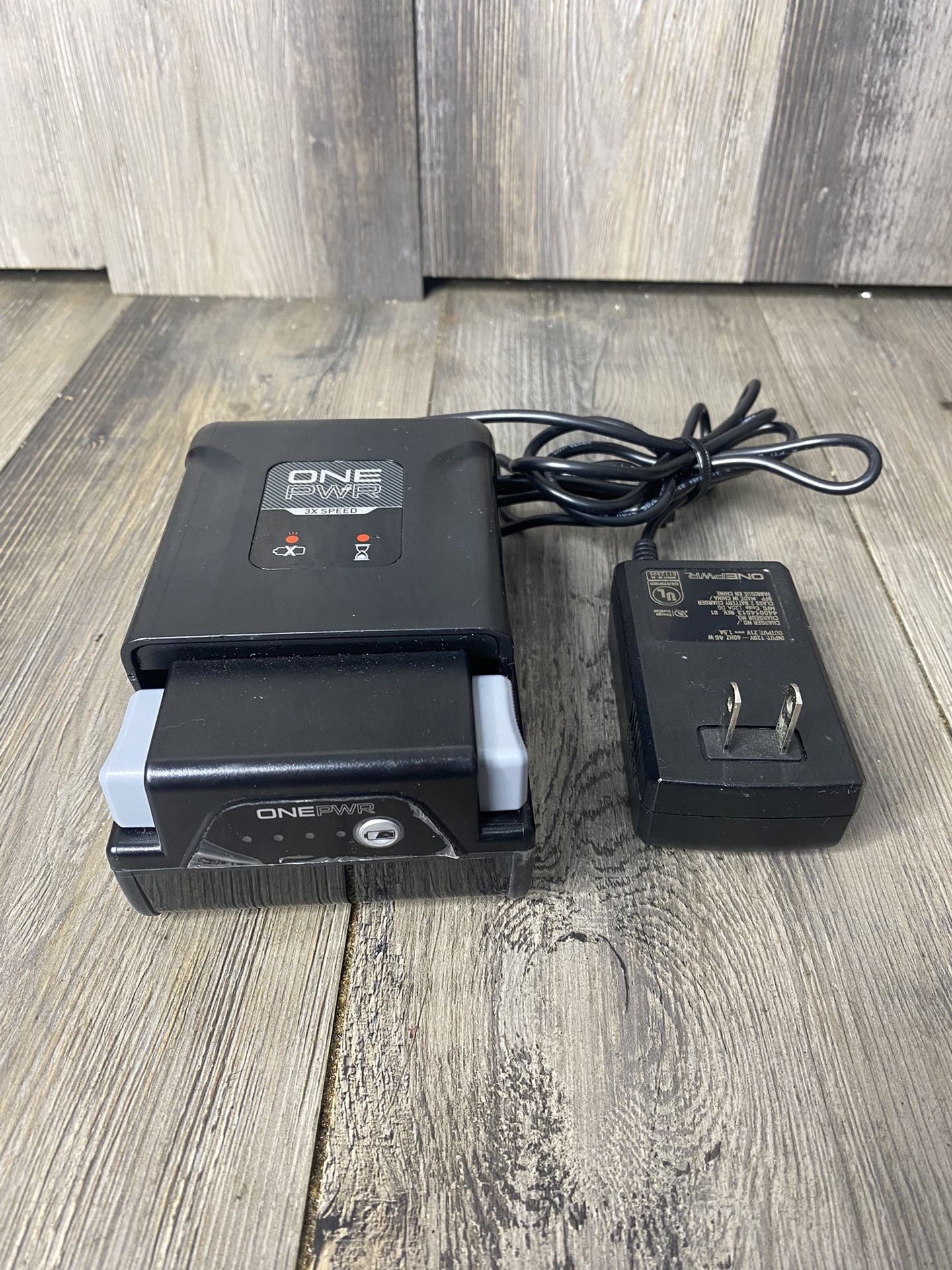 Hoover ONEPWR 3.0 MAX Ah Lithium-Ion Battery BH25030 and Charger BH05000