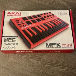 AKAI Pro MPK MINI 