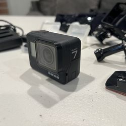 GoPro Hero 7 Black With Accessories 