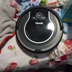 Shark Vacum Cleaner 