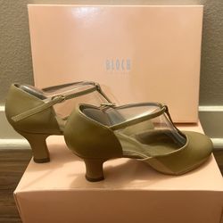 Bloch Shoes, Color Tan, Size US W7