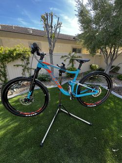 Giant Anthem 2 Mountain Bike Size Médium
