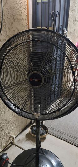 24" 3 speed industrial fan with misters new dont miss out  firm price Lowballers Will Be Ignored .