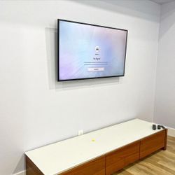 Mount TVs 