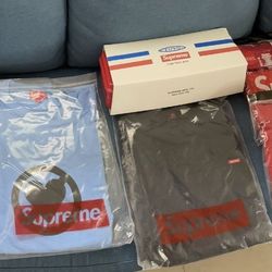 SUPREME TSHIRTS,BOXERS TEES