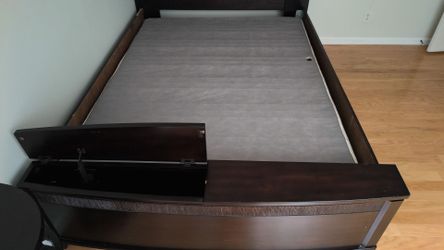 Queen Size bed