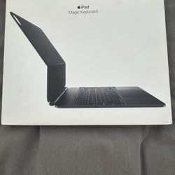 Brand New- Apple iPad - Magic Keyboard 