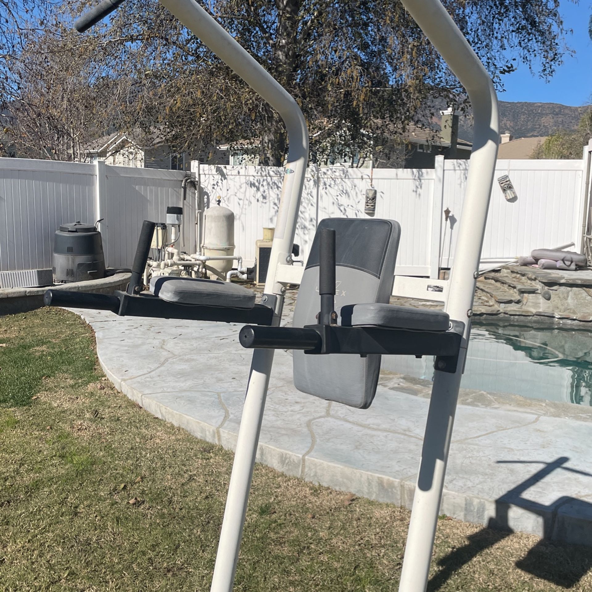 Pullup Bar And Dip Station for Sale in Fillmore, CA OfferUp