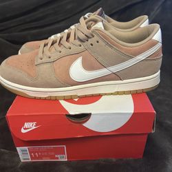 Nike Dunks 11.5