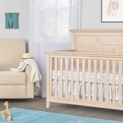 White Oak Convertible Crib - Excellent Condition 