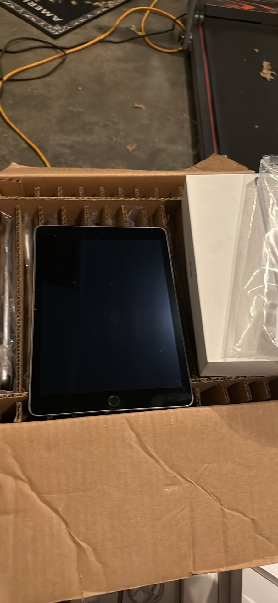 iPad 5th Generation Unlocked Used Good Condition