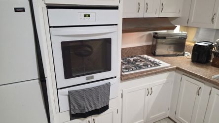 Frigidaire 24" Gas Wall Oven