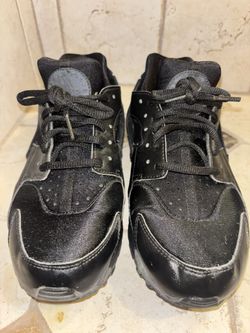 Nike Huraches 8.5 Woman 