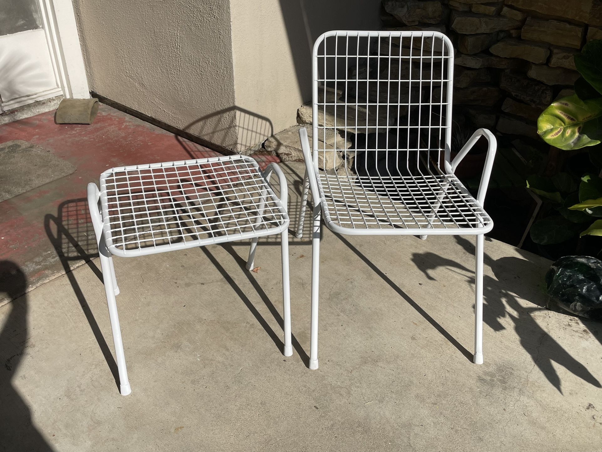  Vintage mid century modern Emu Rio stackable armchair and matching ottoman white powder metal 