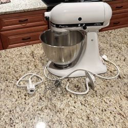 Kitchen Aid Classic Plus Mixer