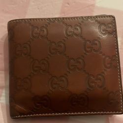 original gucci wallet in good condition 