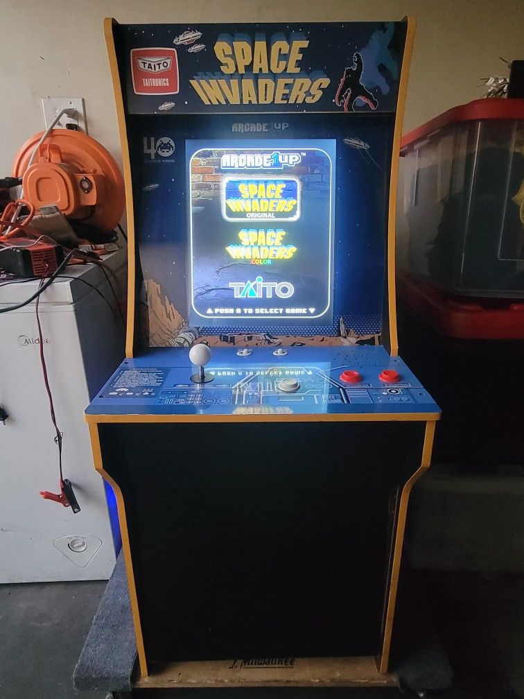 ARCADE SPACE INVADERS