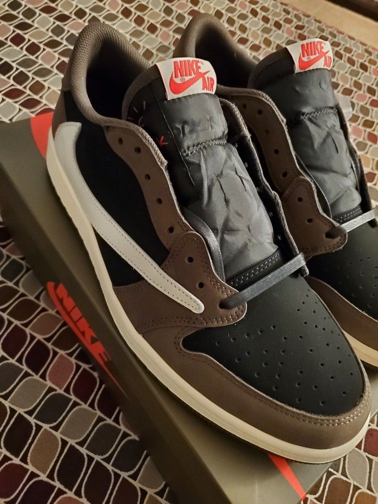 Air Jordan 1 travis Scott Low Mocha. Men's 13