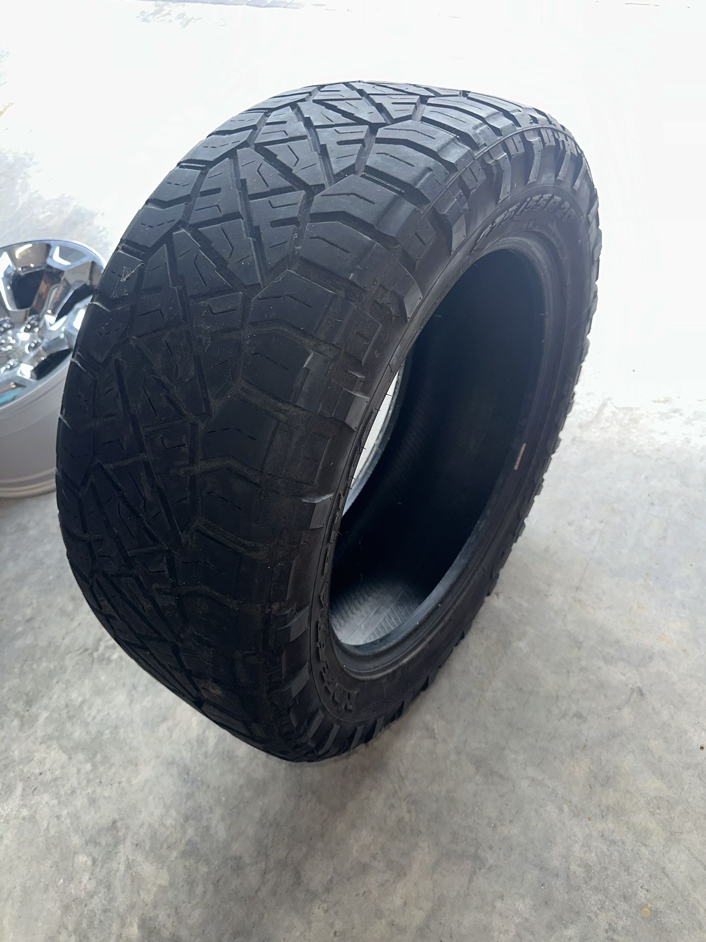 SET OF 4 NITTO RIDGE-GRAPPLERS TIRES