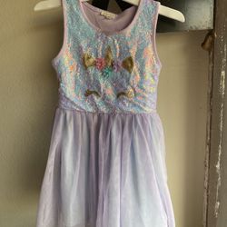 Used Little Girl Customs  /  Dresses