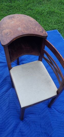 Vintage gossip bench