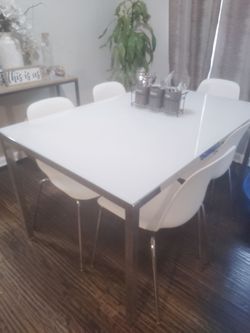 Dinning table