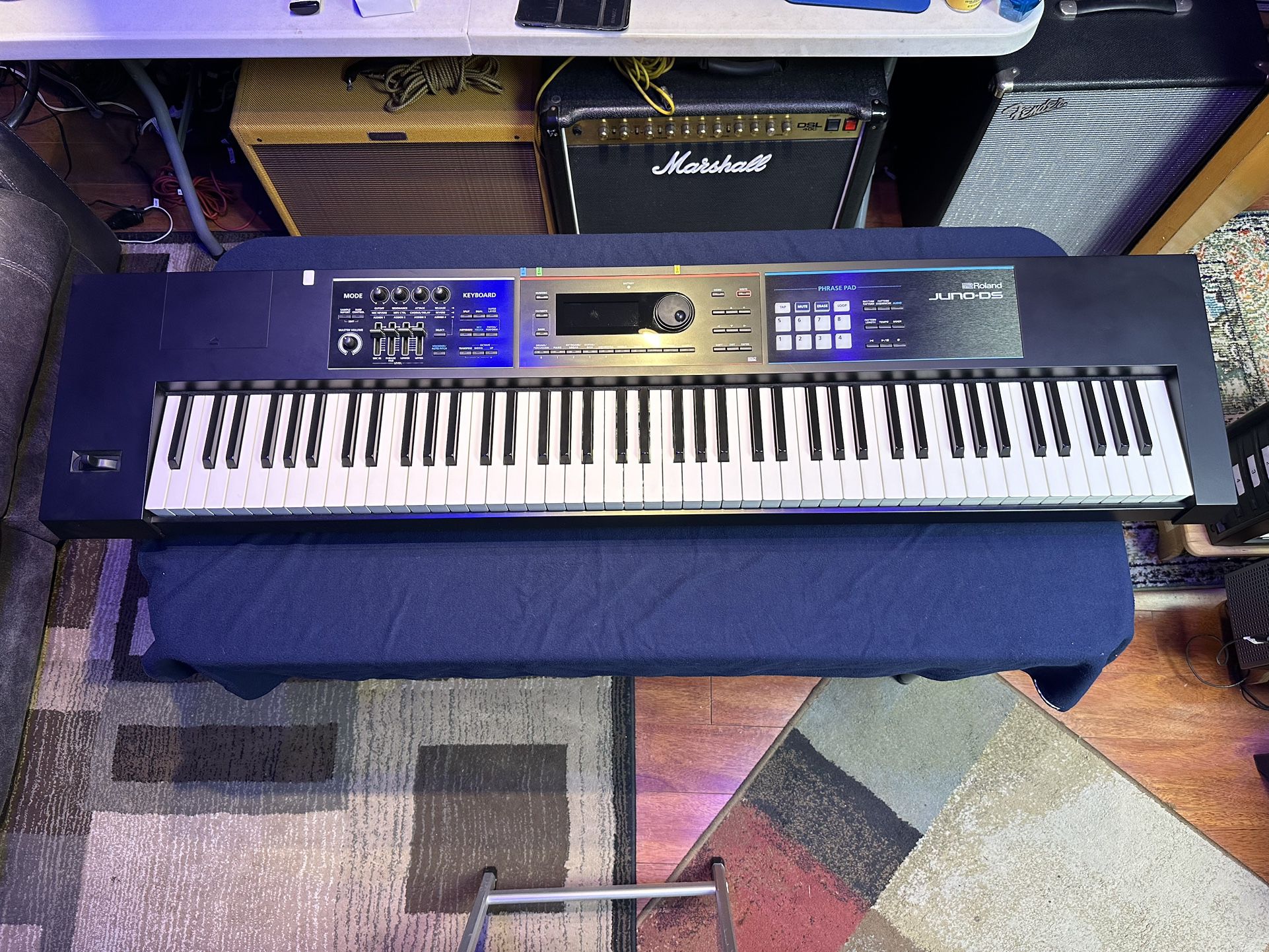 Roland JUNO-DS 88-Key Lightweight Weighted-Action Keyboard wish Pro Sounds.