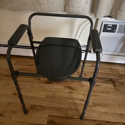 Bedside Commode New Pick Up Only Tomorrow 3/29 @10am 