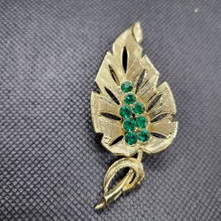 Gold Tone Leaf With Green Rhinestone 