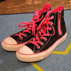 Converse Womens Size 7