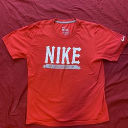 Men’s Nike T-Shirt Size Large Red