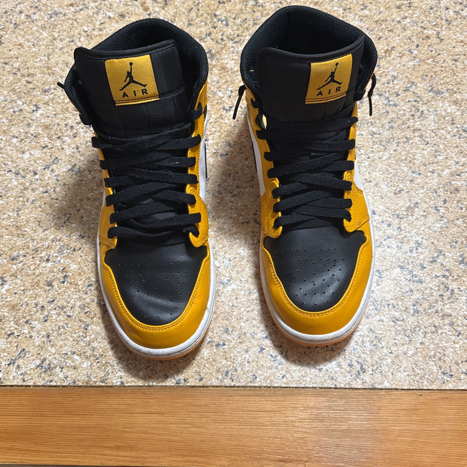 Nike Air Jordan 1 Mid Taxi Yellow