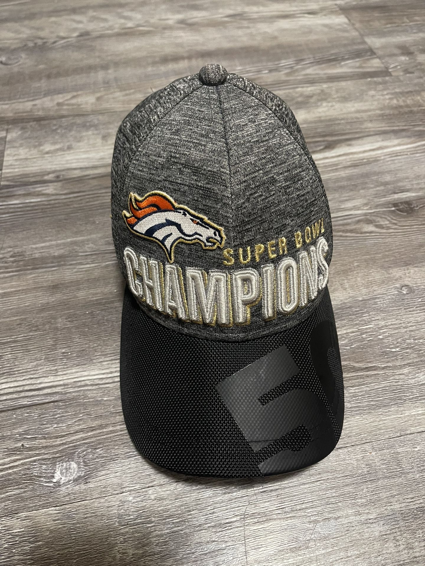 Denver Broncos Super Bowl 50 NFL Champions Gray Hat Cap New Era Strapback