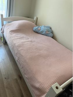Twin bed / bunk bed
