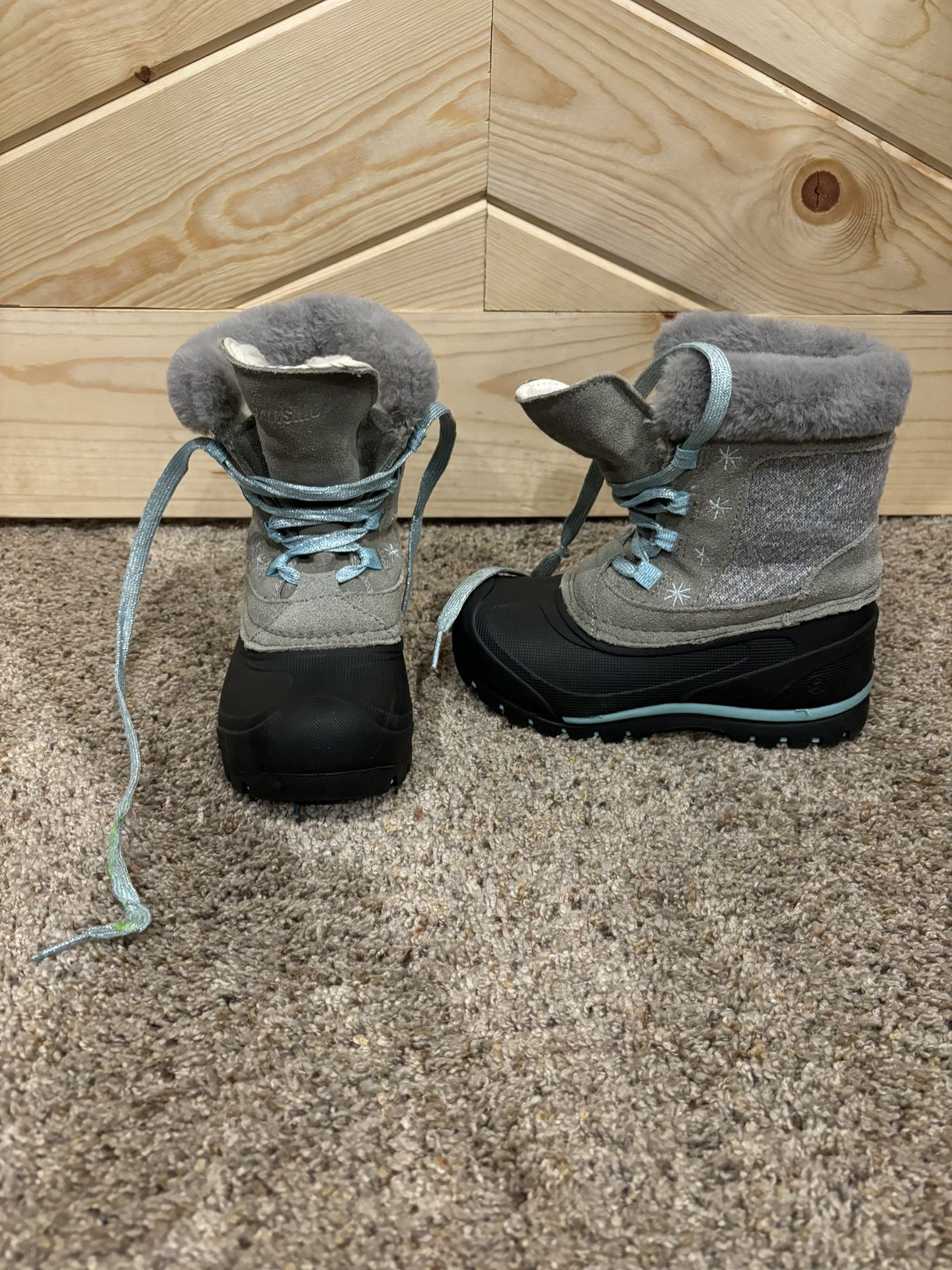 Girls Snow Boots. Size 12 Toddler