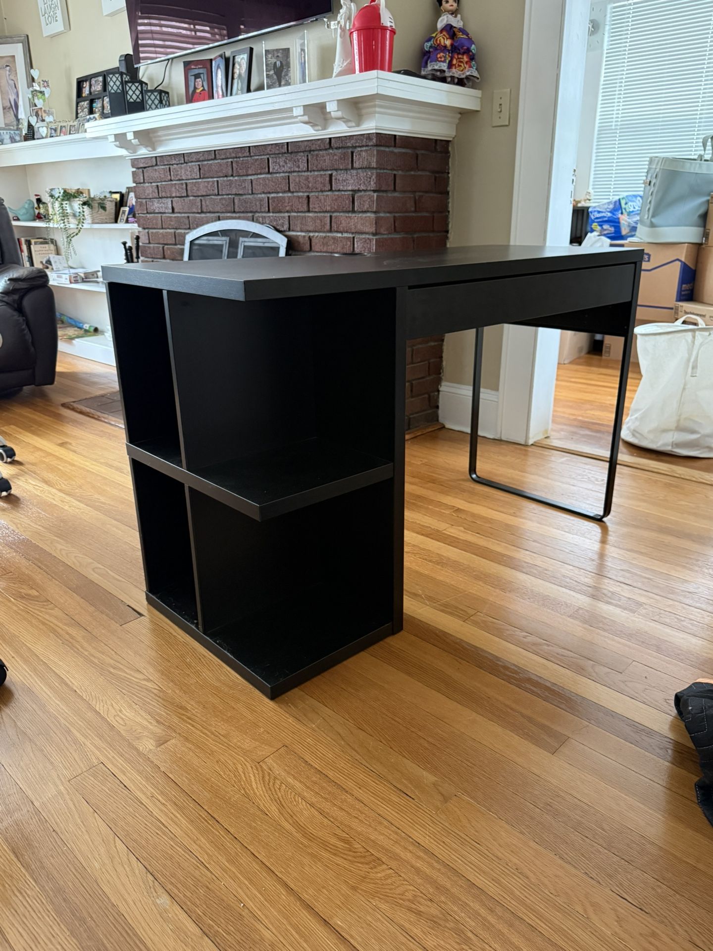 Computer Desk With 4 Shelves On The Side & Desk Chair!