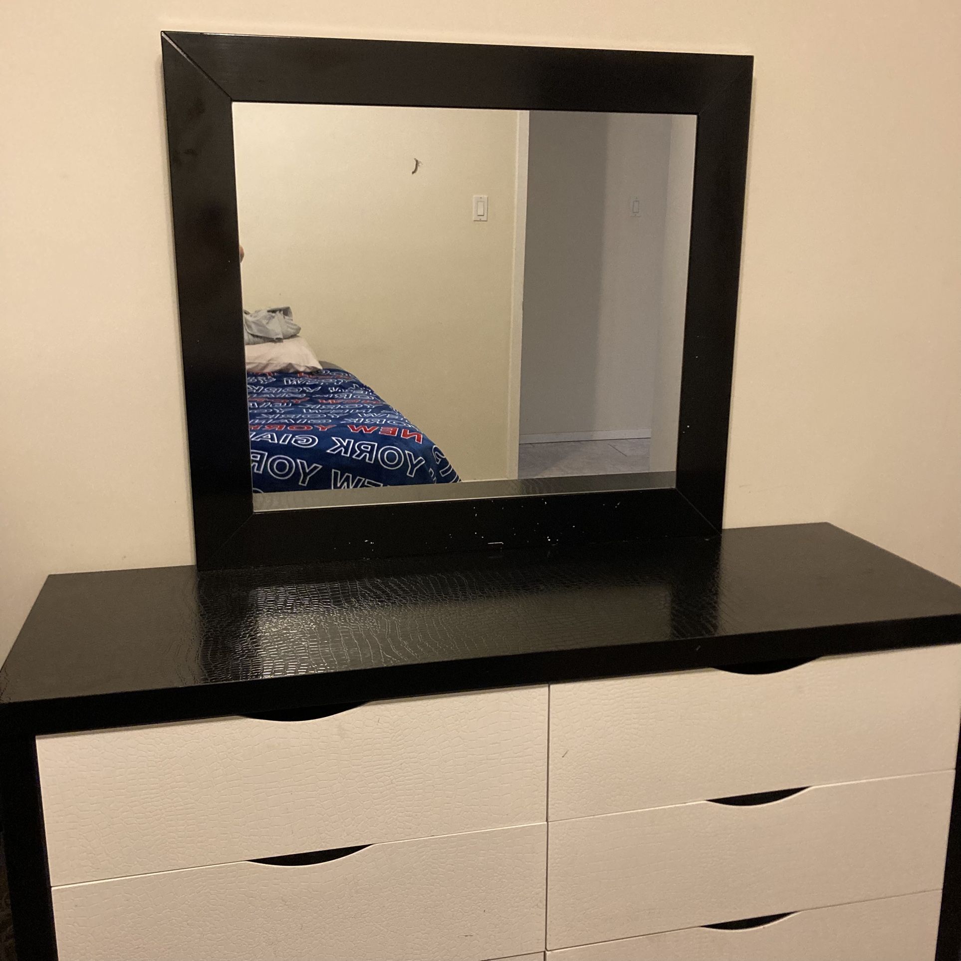 Black And White Dresser