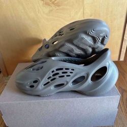 Adidas Yeezy Foam Runner Stone Taupe (ID4752 ) Men's Size 13 Brand New