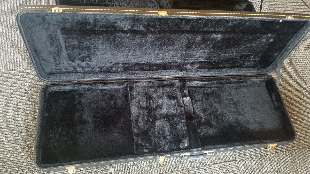 Guitar and bass cases,near new