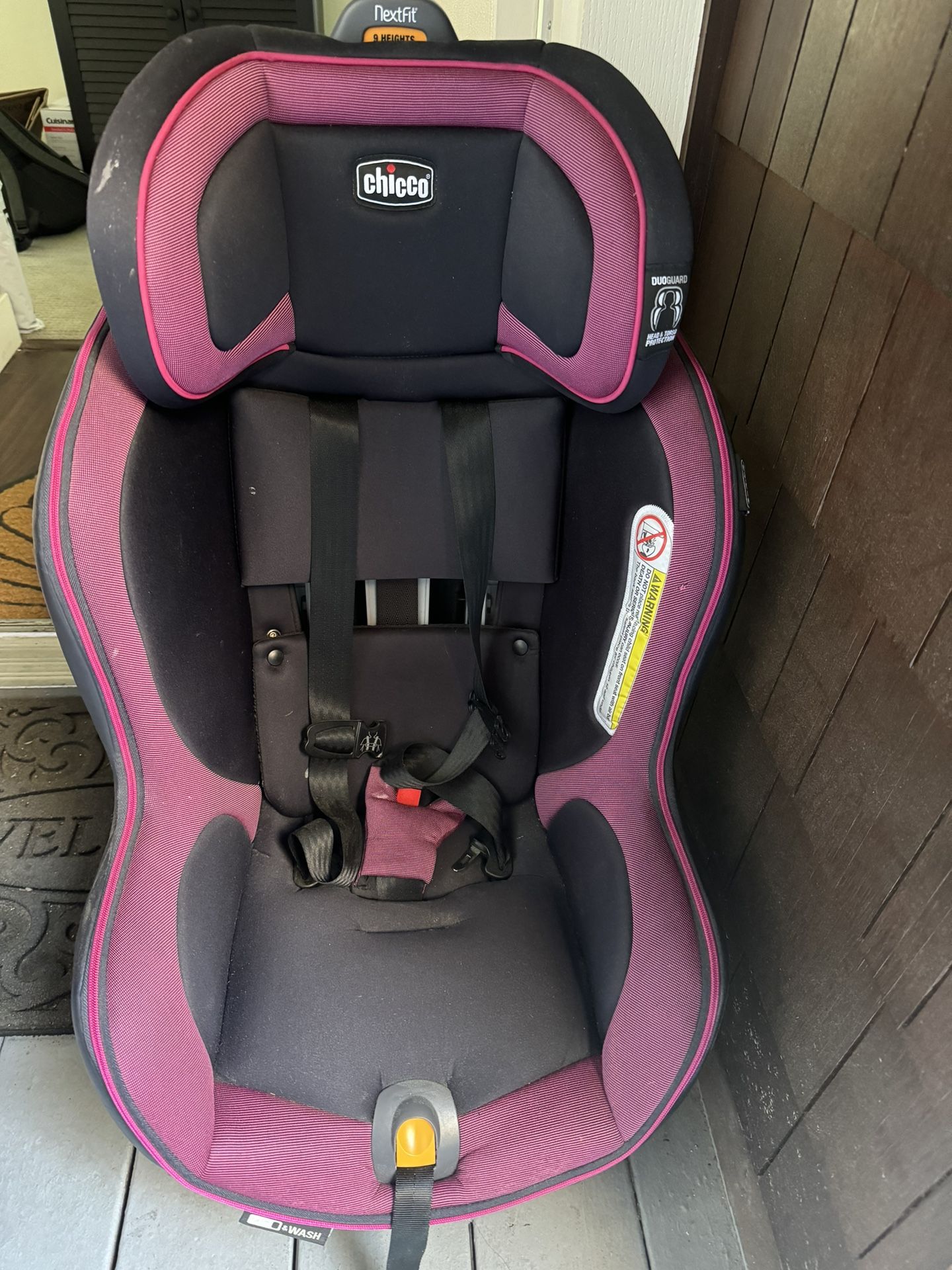 Chicco NextFit Zip and Wash Car Seat with 9 Recline Positions