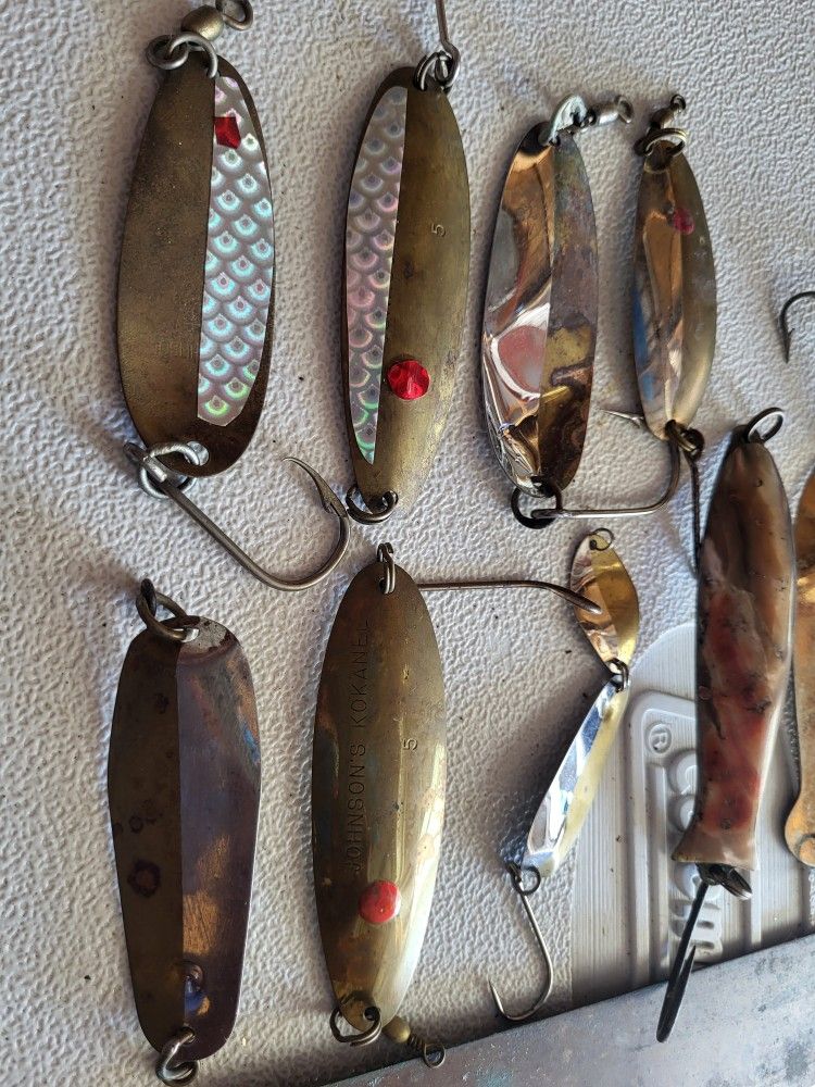 Brass Antique Fishing Lures - www.disolcolor.com