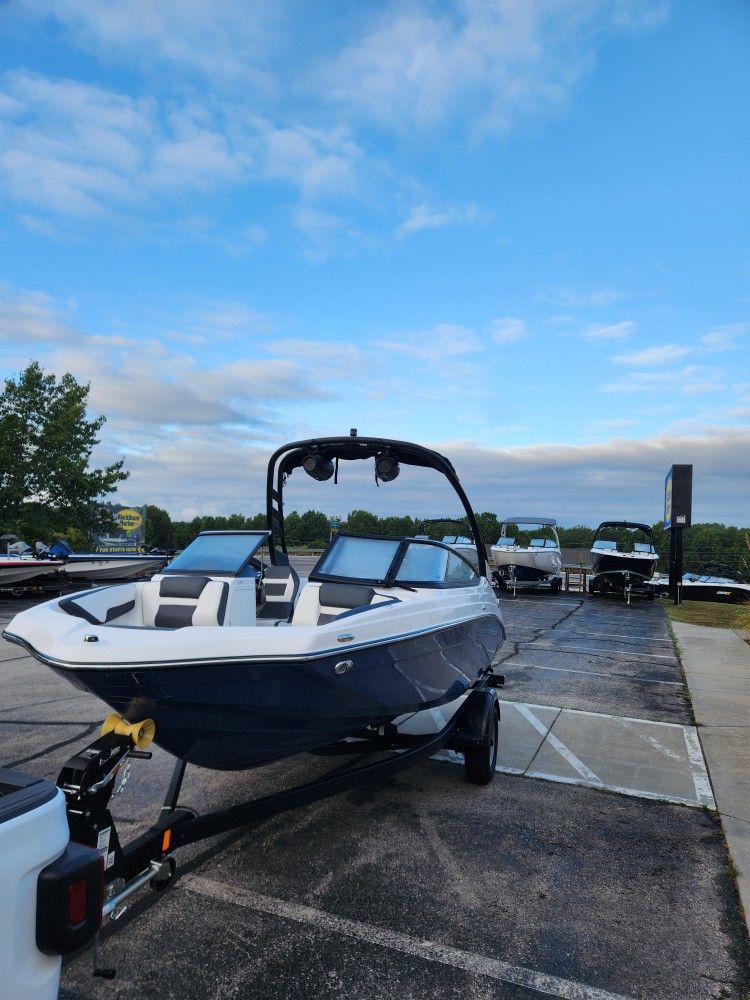 2024 Yamaha AR 195S