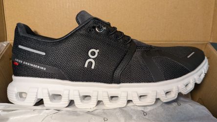 On Cloud 5 Running Sneaker 7.5
