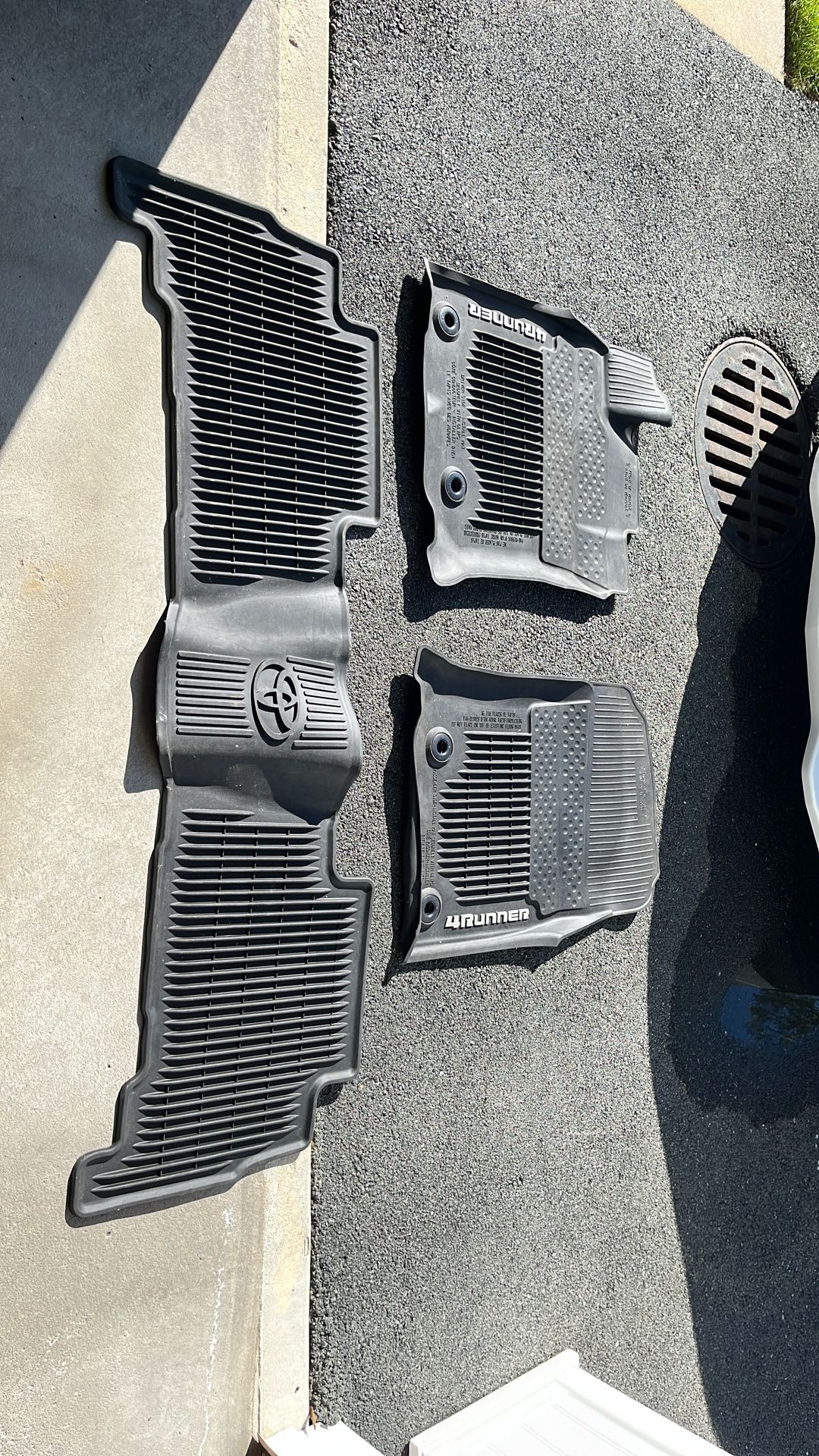 4 RUNNER OEM CAR MATS - Local pickup