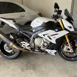 2016 BMW S1000R