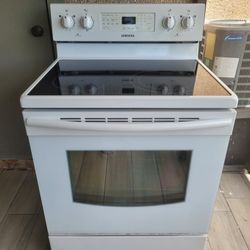 GLASSTOP STOVE OVEN SAMSUNG  AND MICROWAVE 