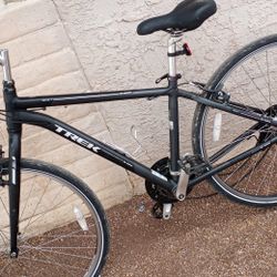 Trek Verve 1 Disc hybrid bike. 