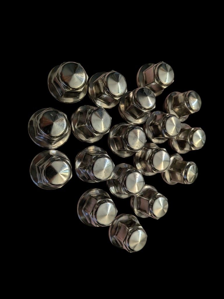 OEM Ford Maverick Lariat Chrome Lug Nuts (14mm x 1.50 Thread Size, 20-Pack)