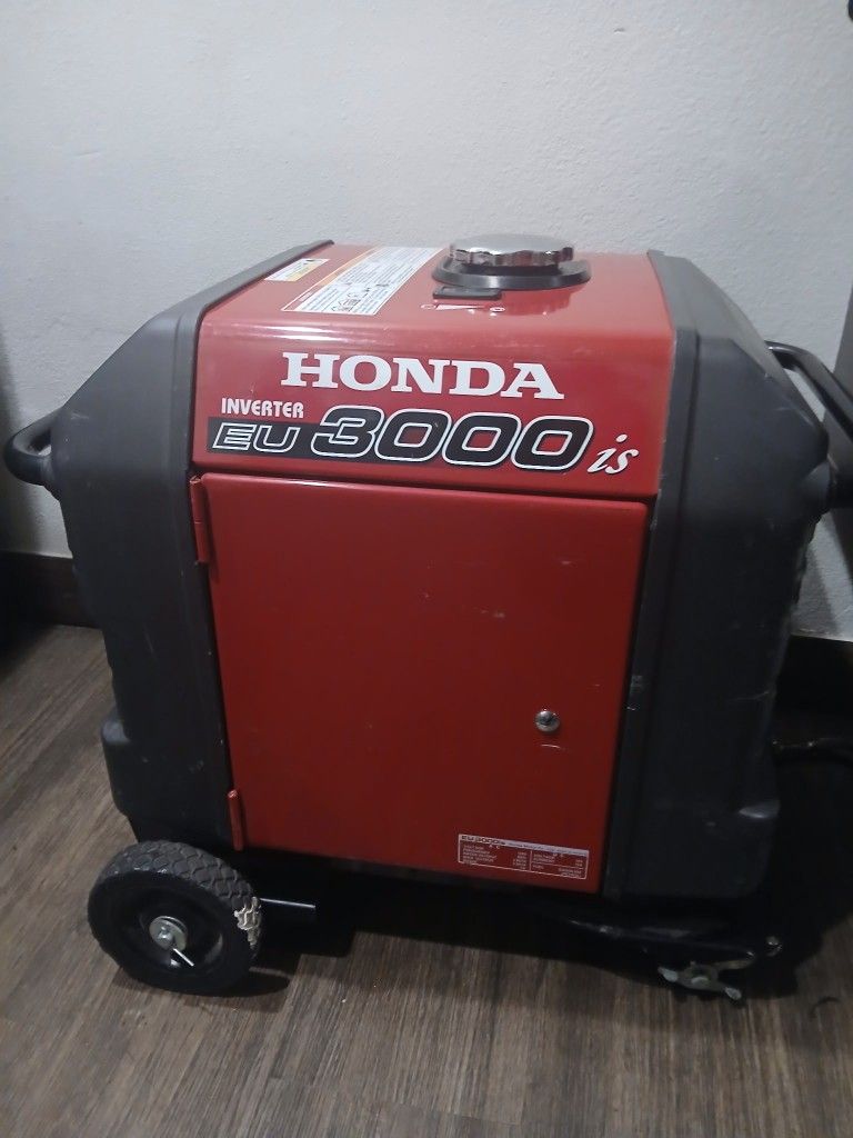 Honda 3000- Watt Super Quiet Electric And Recoil Start 